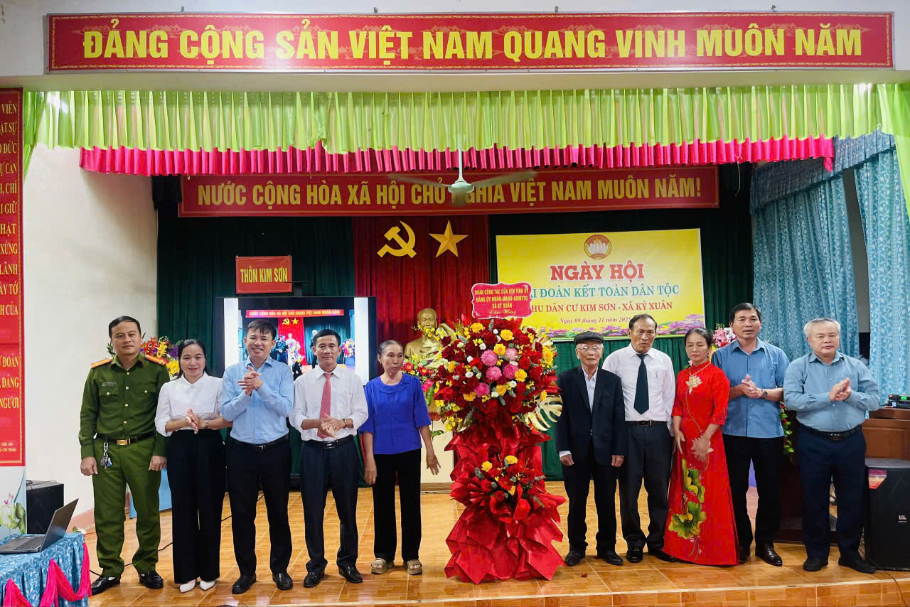 TƯNG BỪNG NGÀY HỘI ĐẠI ĐOÀN KẾT TOÀN DÂN TỘC NĂM 2025 TẠI KHU DÂN CƯ THÔN KIM SƠN