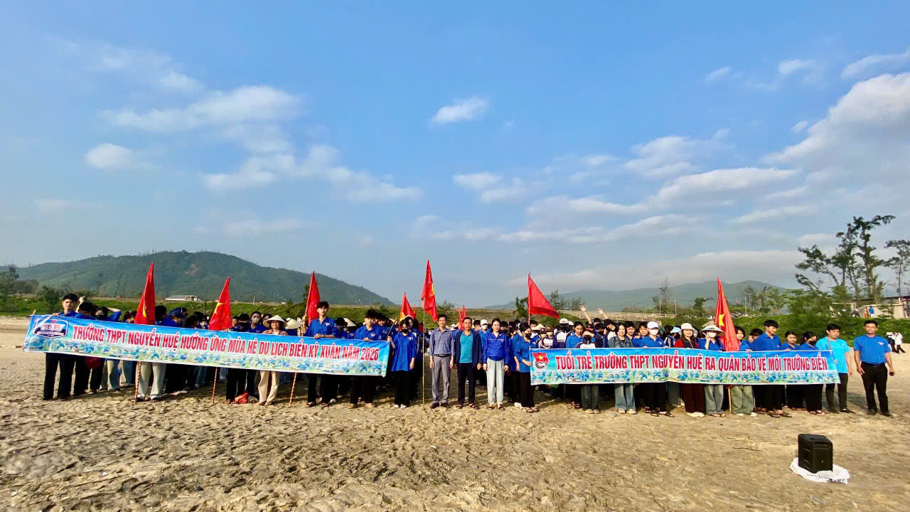 Tuổi trẻ xã Kỳ Xuân chung tay bảo vệ môi trường biển 