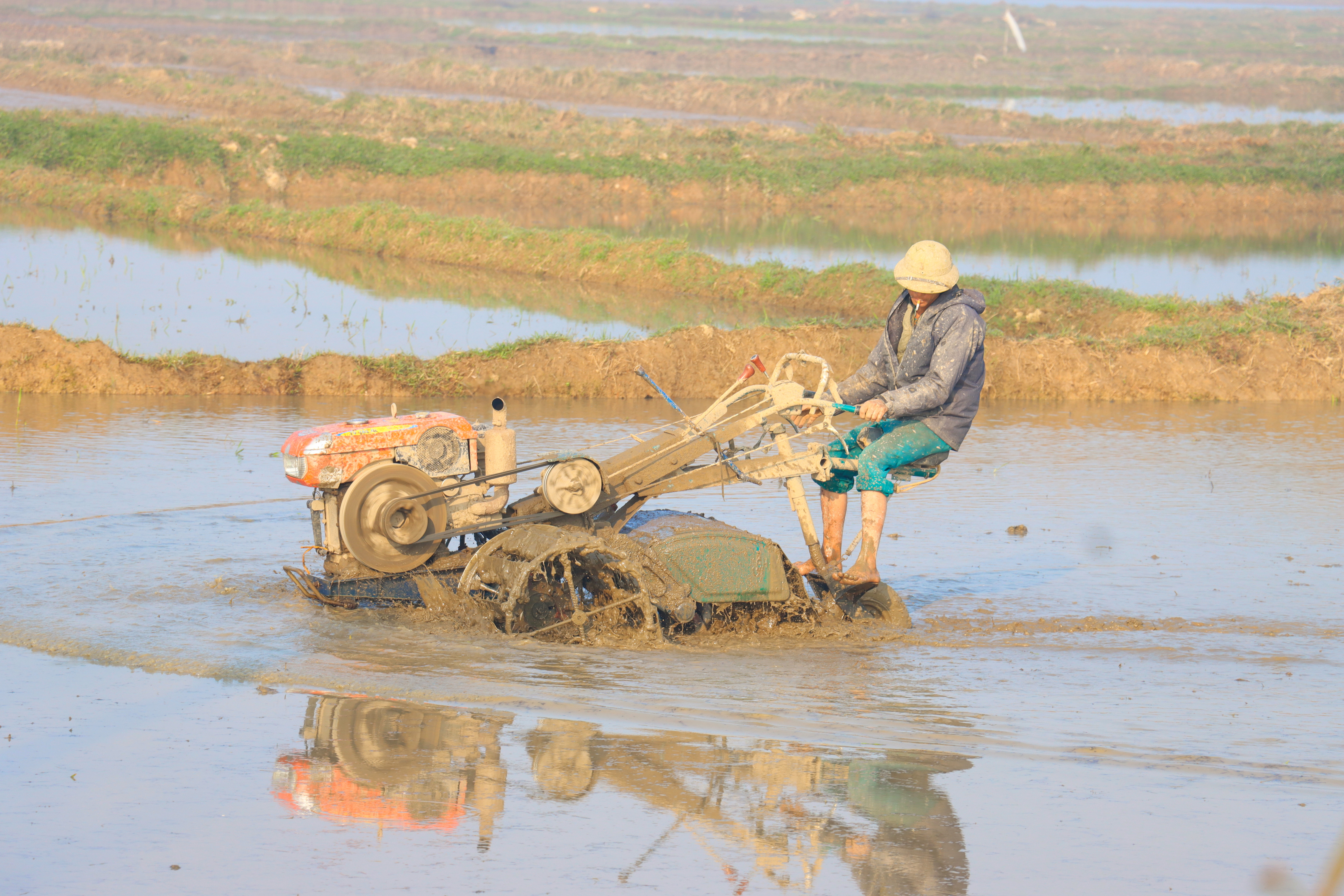Nông dân xã Kỳ Xuân khí thế ra quân sản xuất Vụ Xuân 2026
