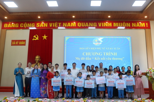 Hội LHPN xã Kỳ Xuân gặp mặt kỷ niệm 96 năm ngày thành lập Hội LHPN Việt Nam