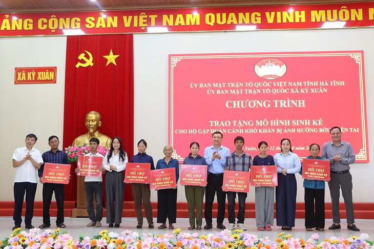 Kỳ Xuân trao tặng mô hình sinh kế, hỗ trợ xây dựng nhà ở và phát động tháng cao điểm “Vì người nghèo” năm 2026
