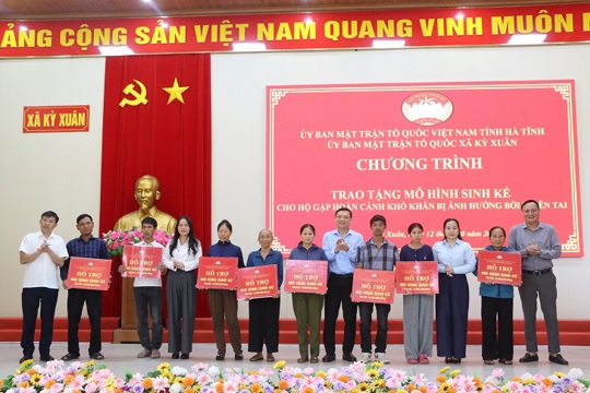 Kỳ Xuân trao tặng mô hình sinh kế, hỗ trợ xây dựng nhà ở và phát động tháng cao điểm “Vì người nghèo” năm 2026