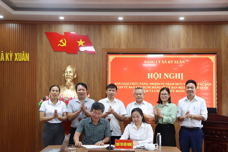 Kỳ Xuân bàn giao nhiệm vụ tham mưu công tác dân vận 