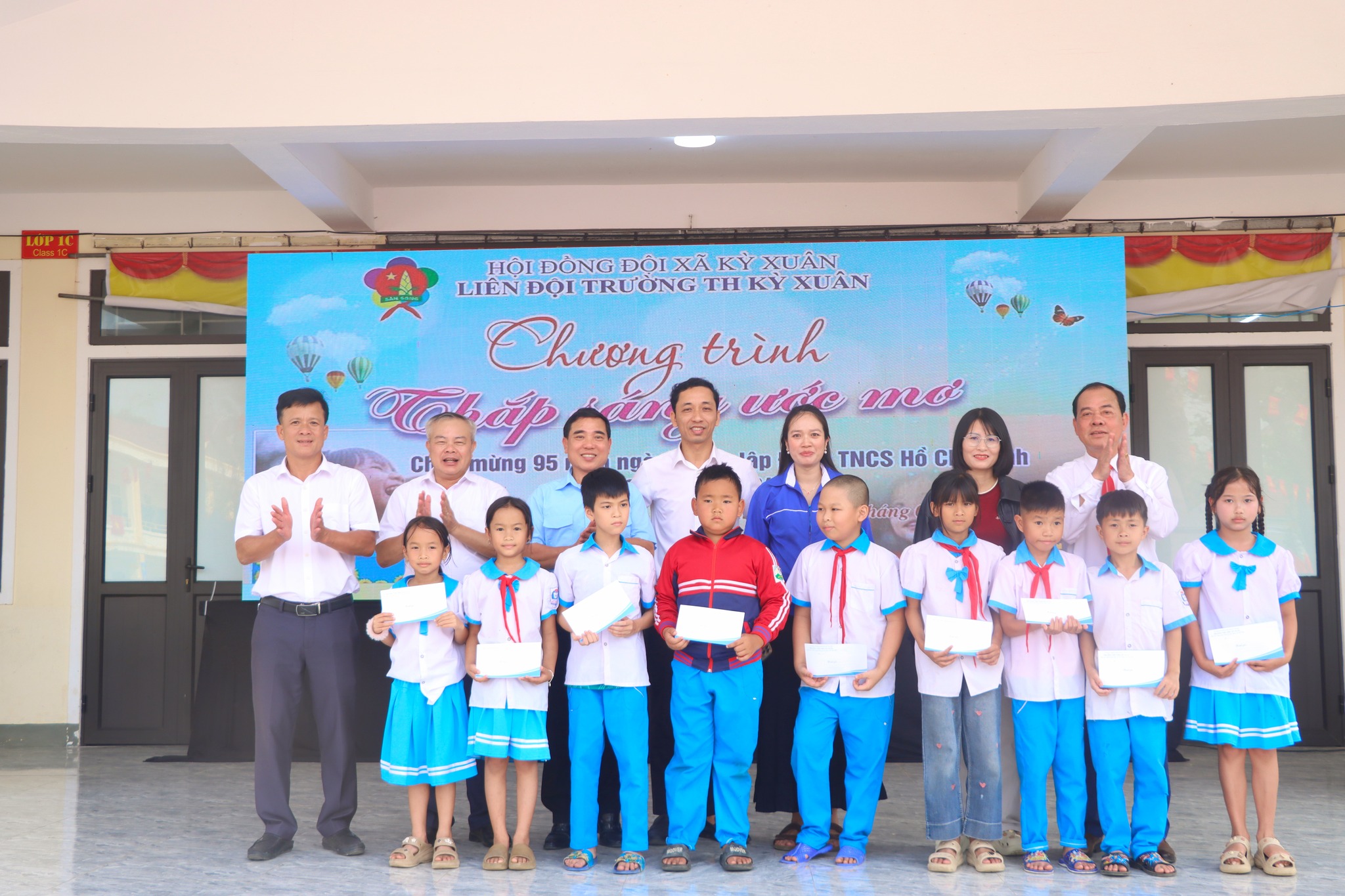 Trường tiểu học Kỳ Xuân sôi nổi chương trình “thắp sáng ước mơ” và Rung chuông vàng Tiếng anh năm 2026 